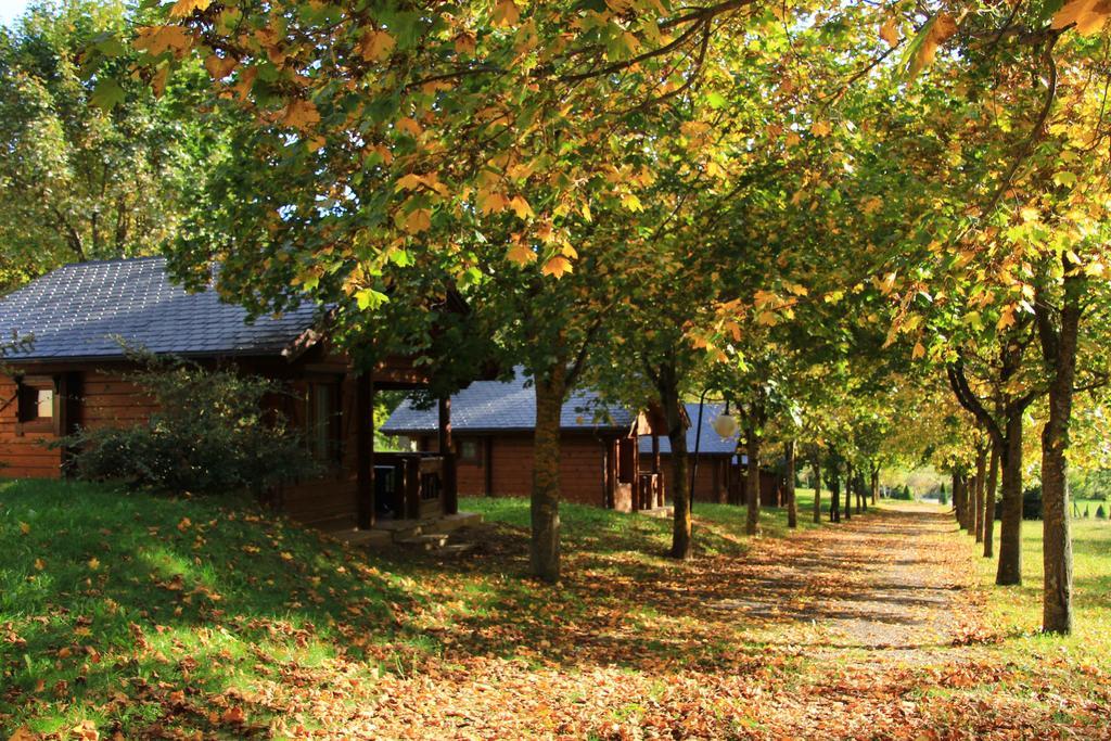 Hotel, Bungalows Y Camping Víu Екстериор снимка